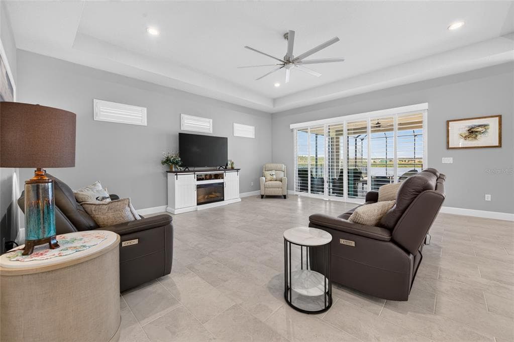 305 AQUAMARINE WAY photo 18