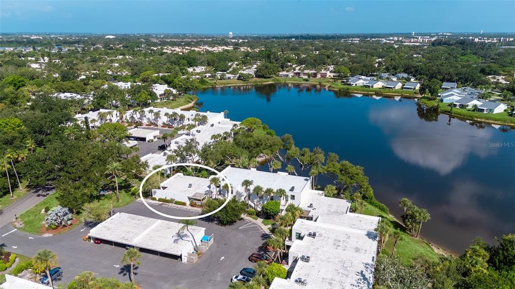 301 TIMBERLAKE DRIVE photo 4