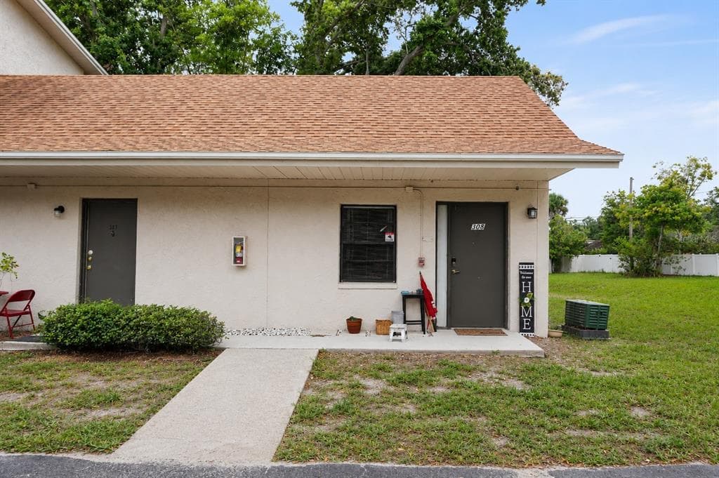 2142 BRADFORD STREET 308 photo 3