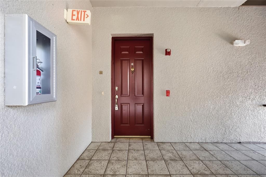 8767 THE ESPLANADE 40 photo 15