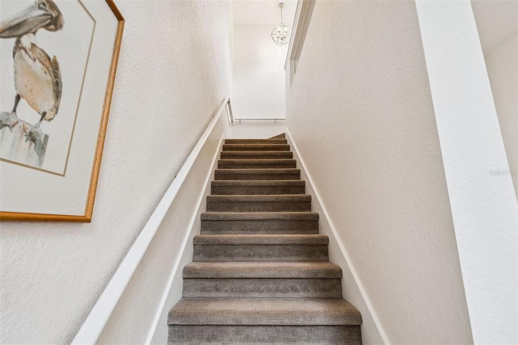 1279 GLENCREST DRIVE photo 19