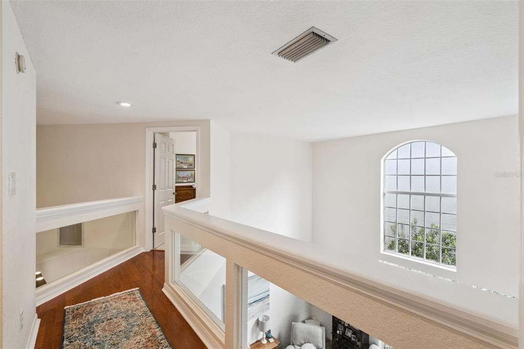 1279 GLENCREST DRIVE photo 21