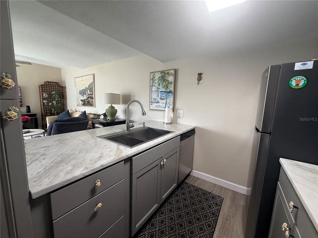 315 MEDALLION BOULEVARD H photo 7