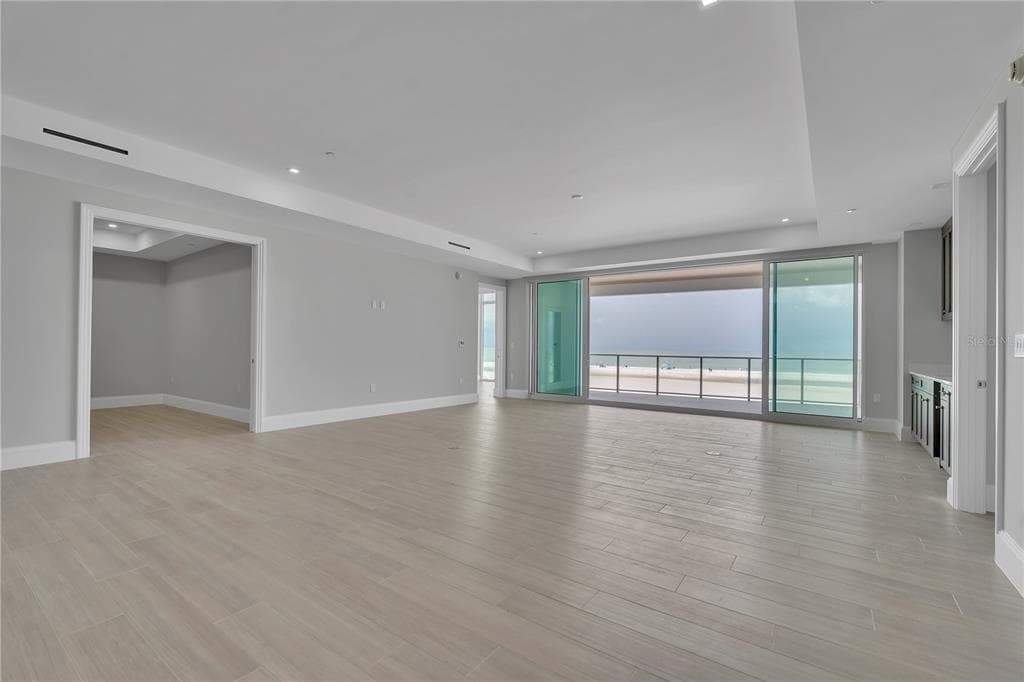 70 AVENIDA VENECCIA 202 photo 13