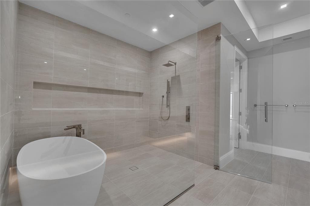 70 AVENIDA VENECCIA 202 photo 19