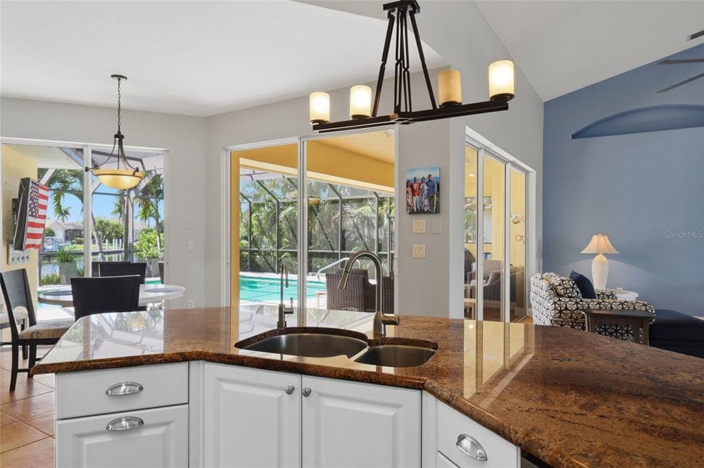 1233 SEA BREEZE COURT photo 12