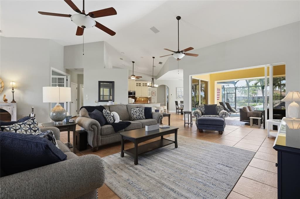 1233 SEA BREEZE COURT photo 5