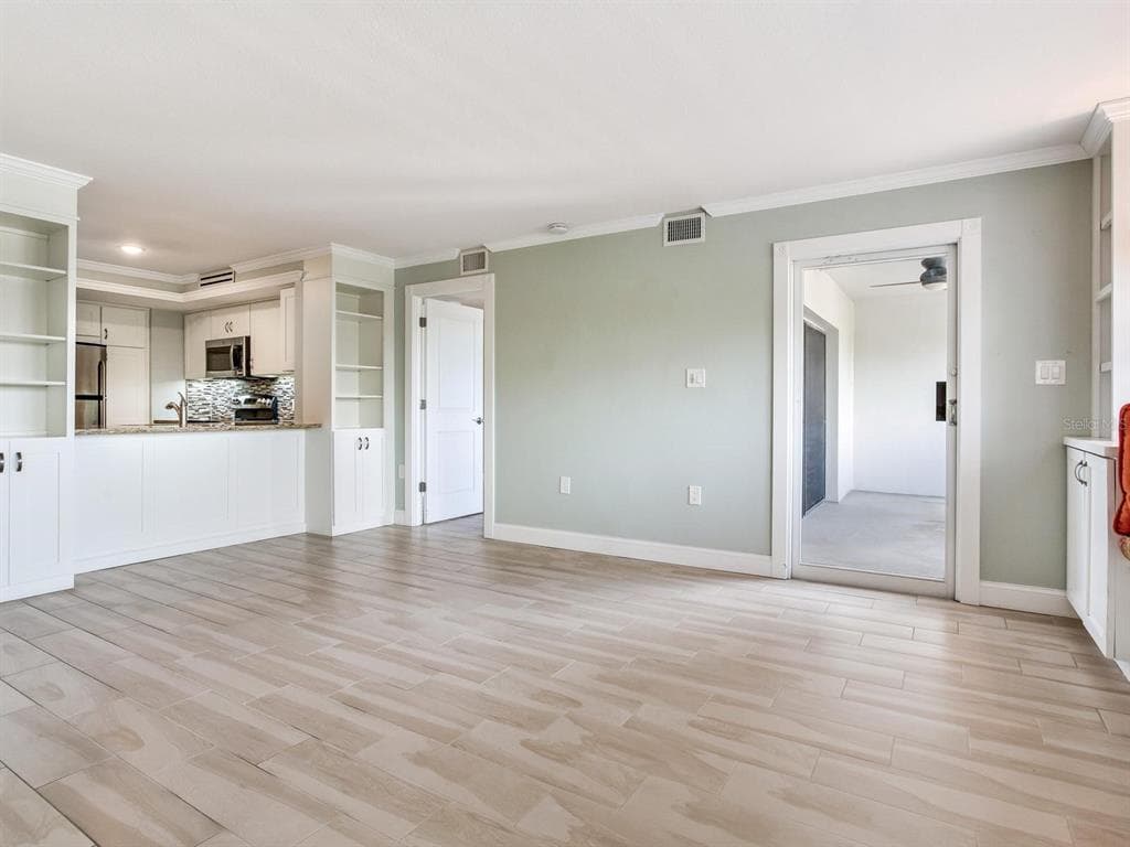 4141 BAYSHORE BOULEVARD 505 photo 17