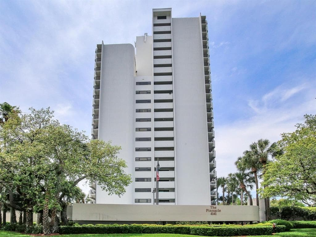 4141 BAYSHORE BOULEVARD 505 photo 1