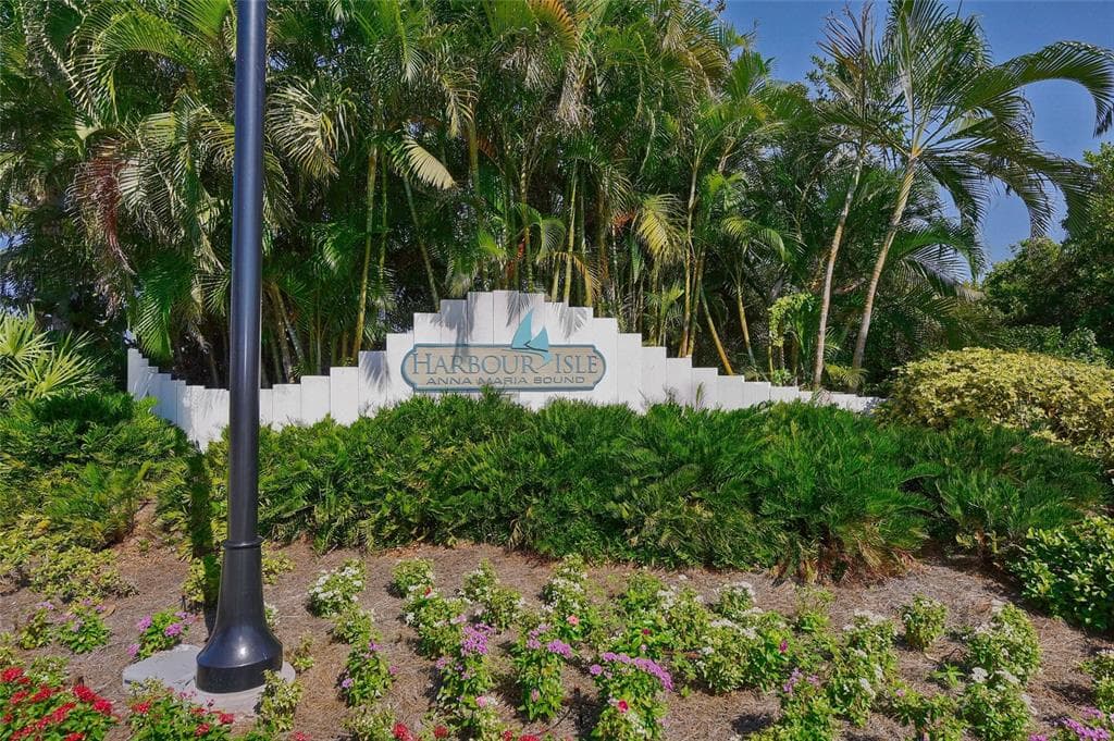 264 SAINT LUCIA DRIVE 201 photo 23