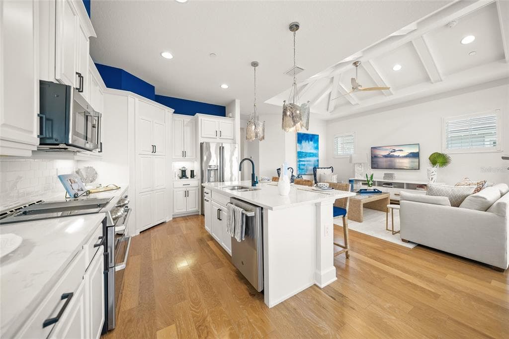 264 SAINT LUCIA DRIVE 201 photo 10