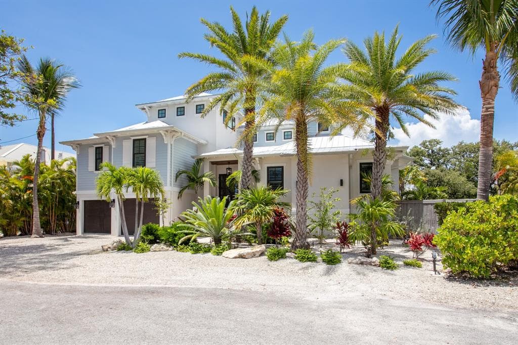 220 N HARBOR DRIVE photo 3