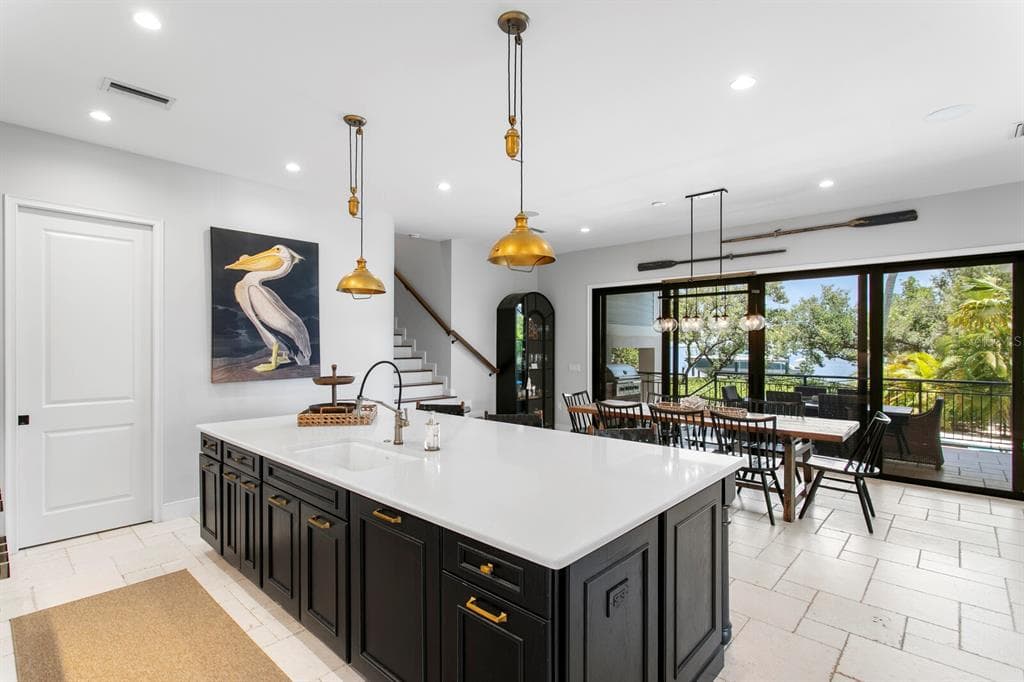 220 N HARBOR DRIVE photo 15