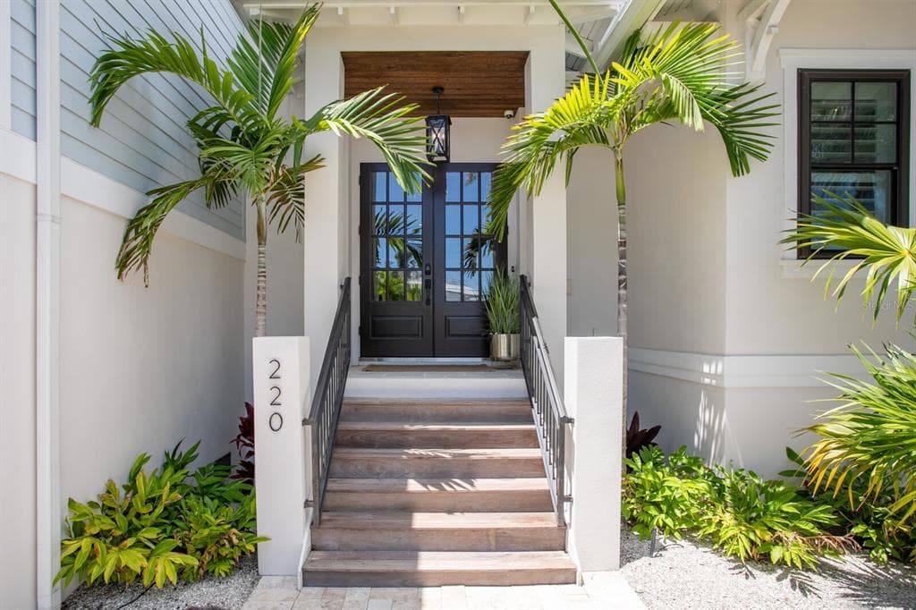 220 N HARBOR DRIVE photo 4