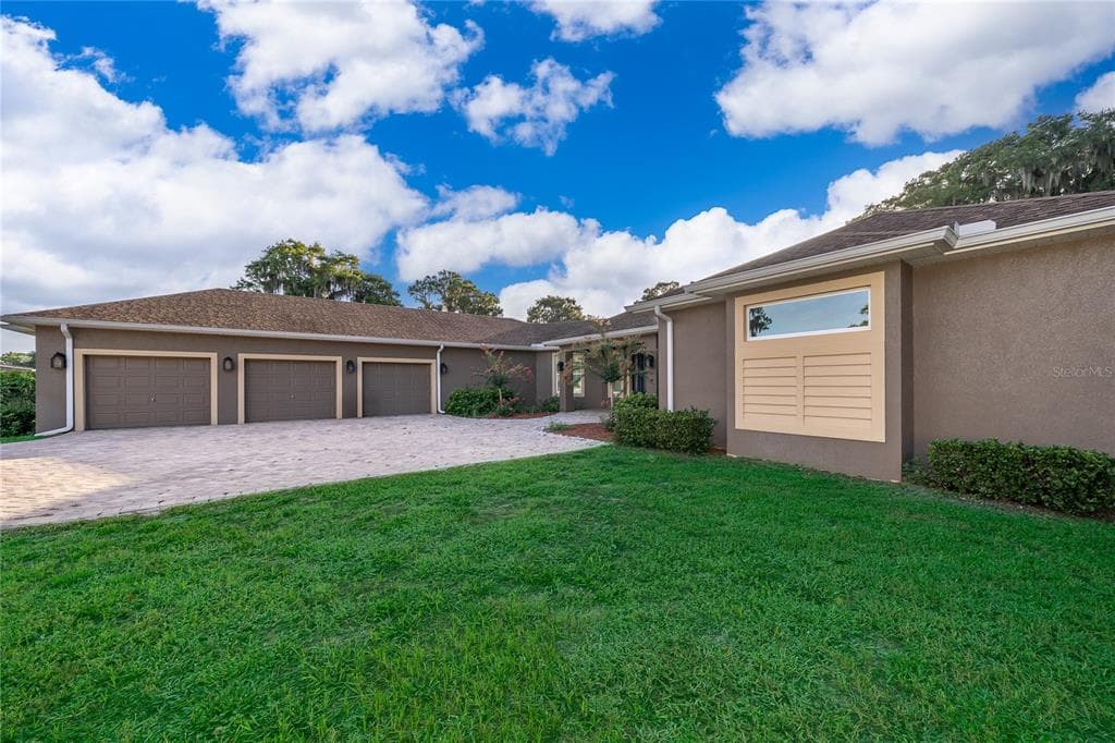 12131 EAGLES POINT COURT photo 2