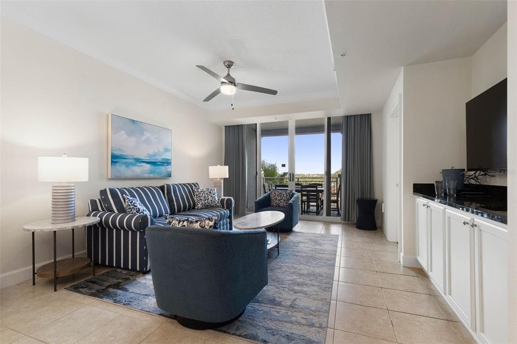 102 YACHT HARBOR DRIVE 467 photo 12