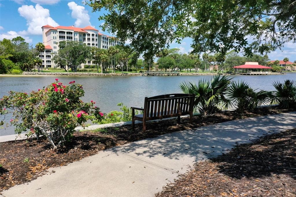 102 YACHT HARBOR DRIVE 467 photo 9