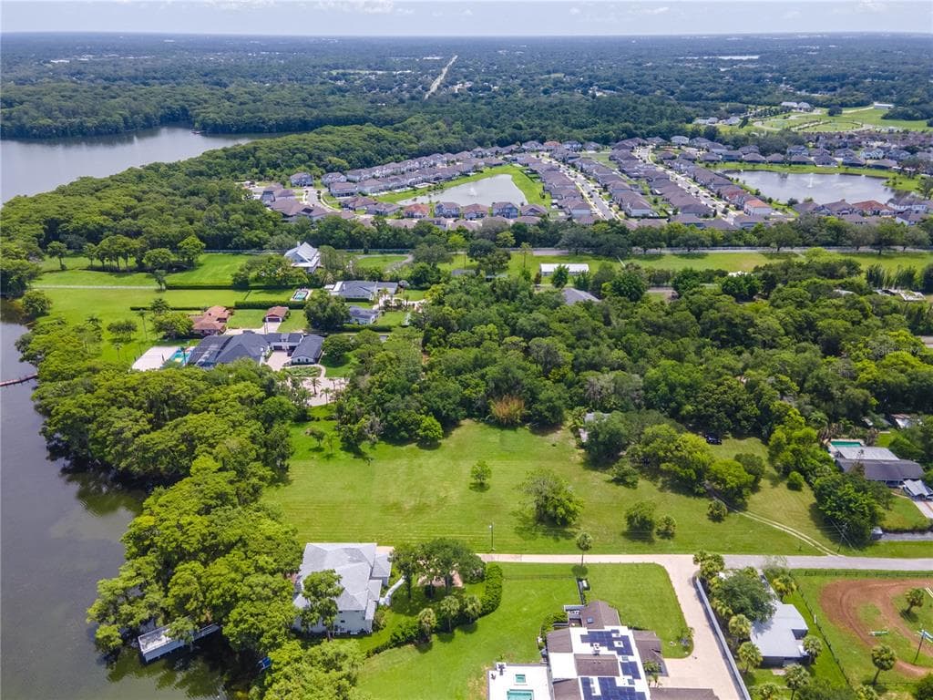 1133 BELLA LAGO COVE photo 12