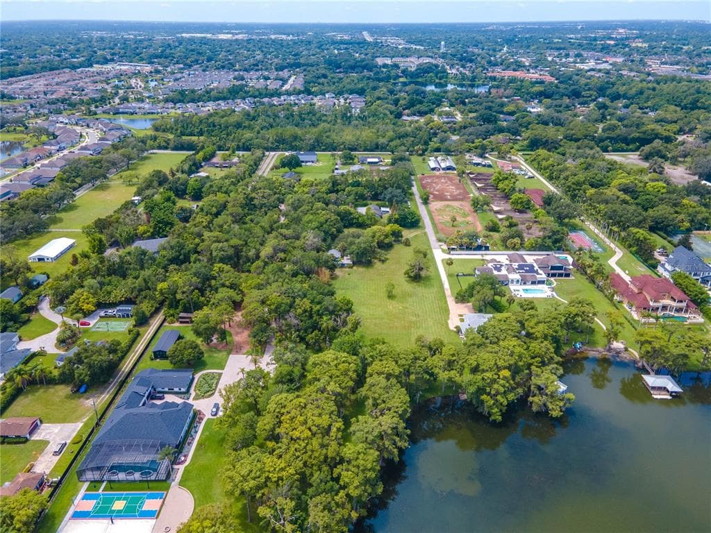 1133 BELLA LAGO COVE photo 4