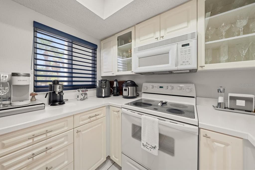 3111 PASS A GRILLE WAY 110 photo 16