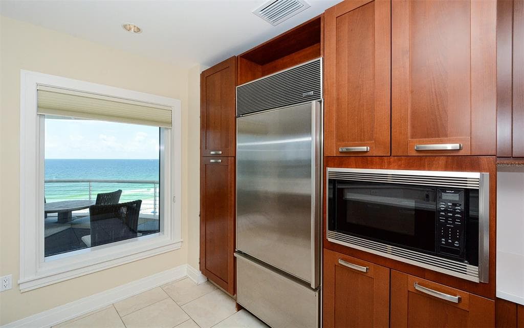 915 SEASIDE DRIVE 613, Weeks 32-33 photo 9