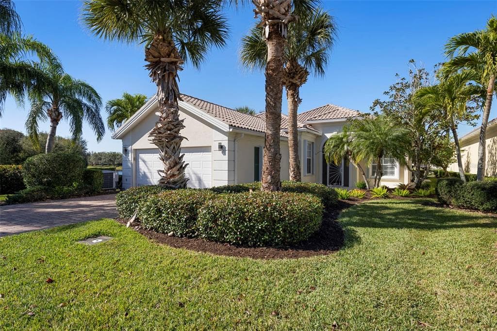 5735 WILENA PLACE photo 1