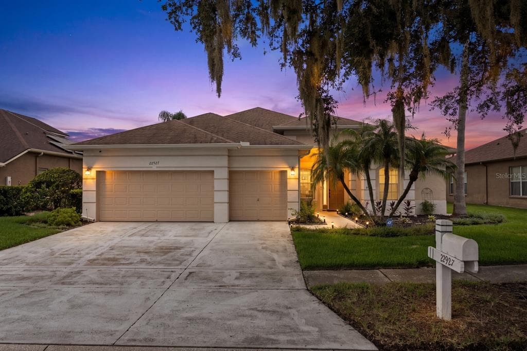 22927 BAY CEDAR DRIVE photo 2