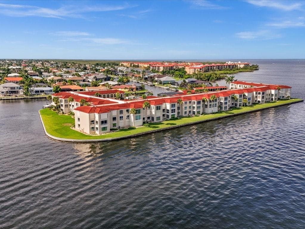 1 COLONY POINT DRIVE 1C photo 1