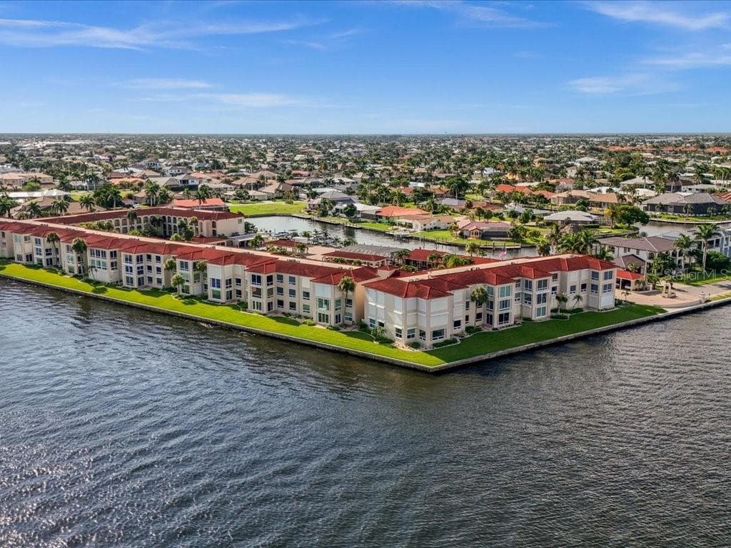 1 COLONY POINT DRIVE 1C photo 5