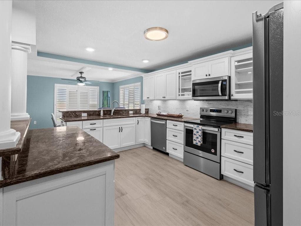 1 COLONY POINT DRIVE 1C photo 18