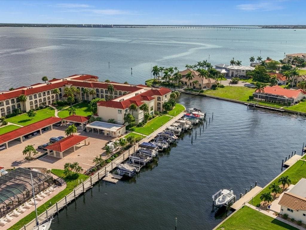 1 COLONY POINT DRIVE 1C photo 4
