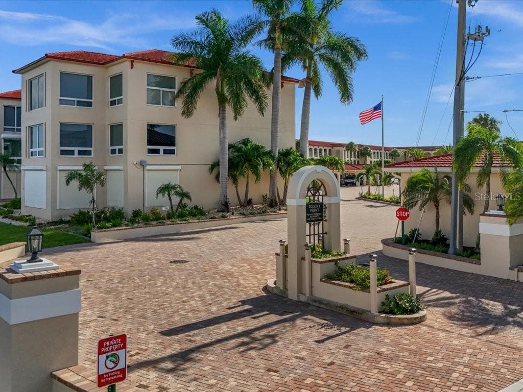 1 COLONY POINT DRIVE 1C photo 8