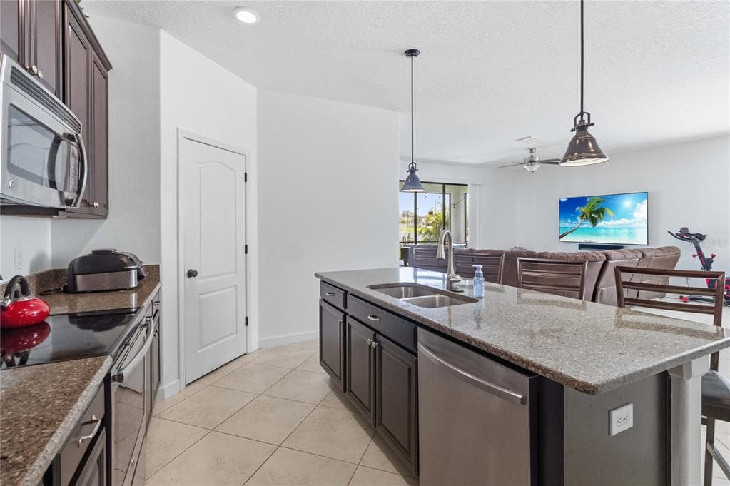 4355 SUMMER BREEZE WAY photo 13
