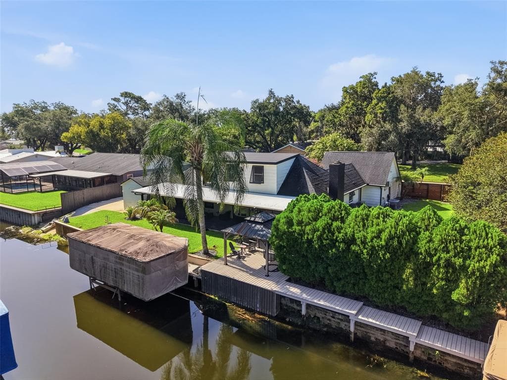 465 MANDALAY ROAD photo 18