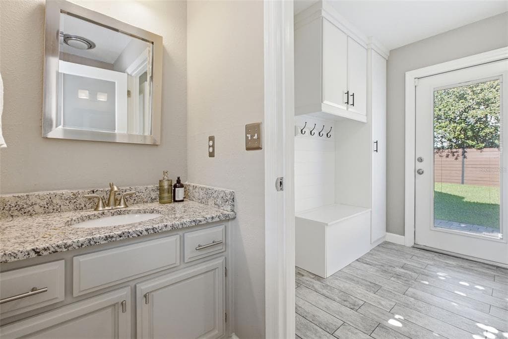 465 MANDALAY ROAD photo 15