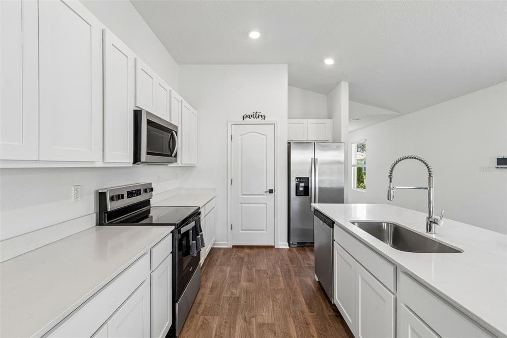 153 ASHBROOK STREET photo 13