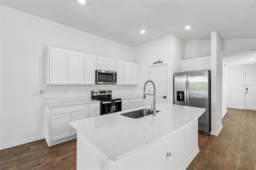 153 ASHBROOK STREET photo 9