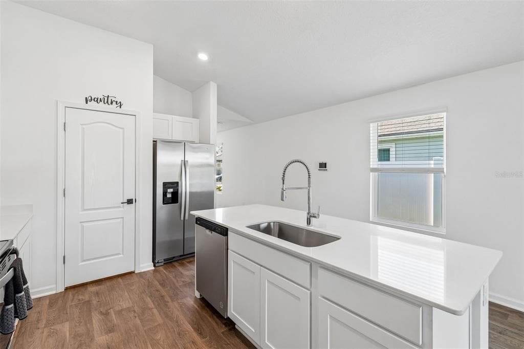 153 ASHBROOK STREET photo 14