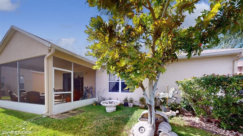 321 CRESSA CIRCLE photo 25