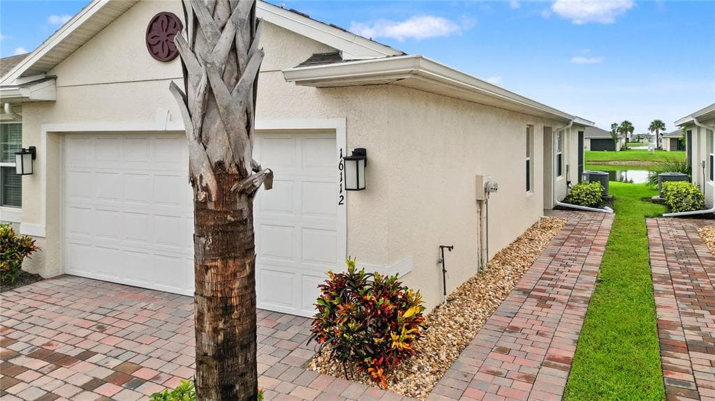 16112 BRIDLE RIDGE STREET photo 2