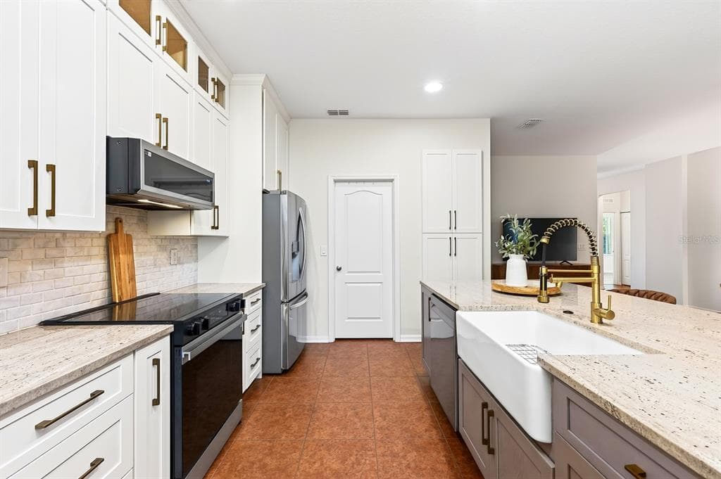 233 W FIESTA KEY LOOP photo 9