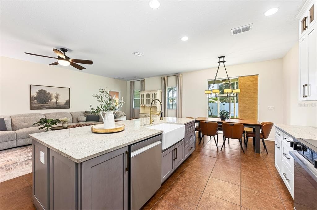 233 W FIESTA KEY LOOP photo 10