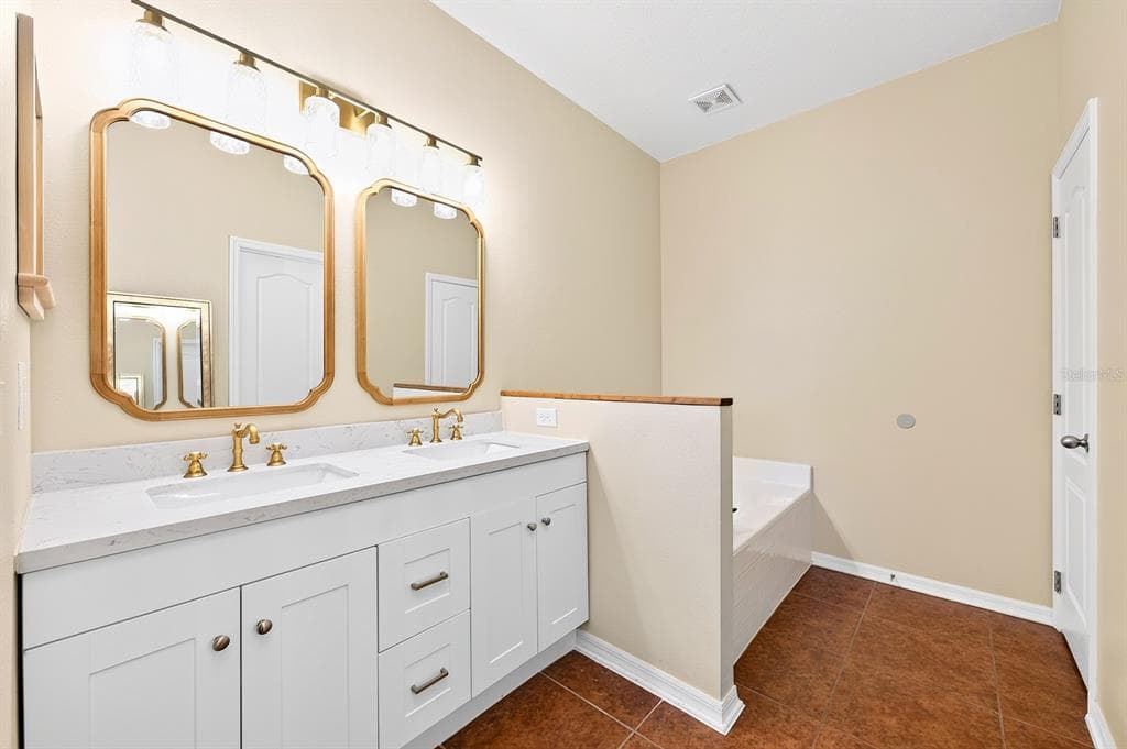 233 W FIESTA KEY LOOP photo 15