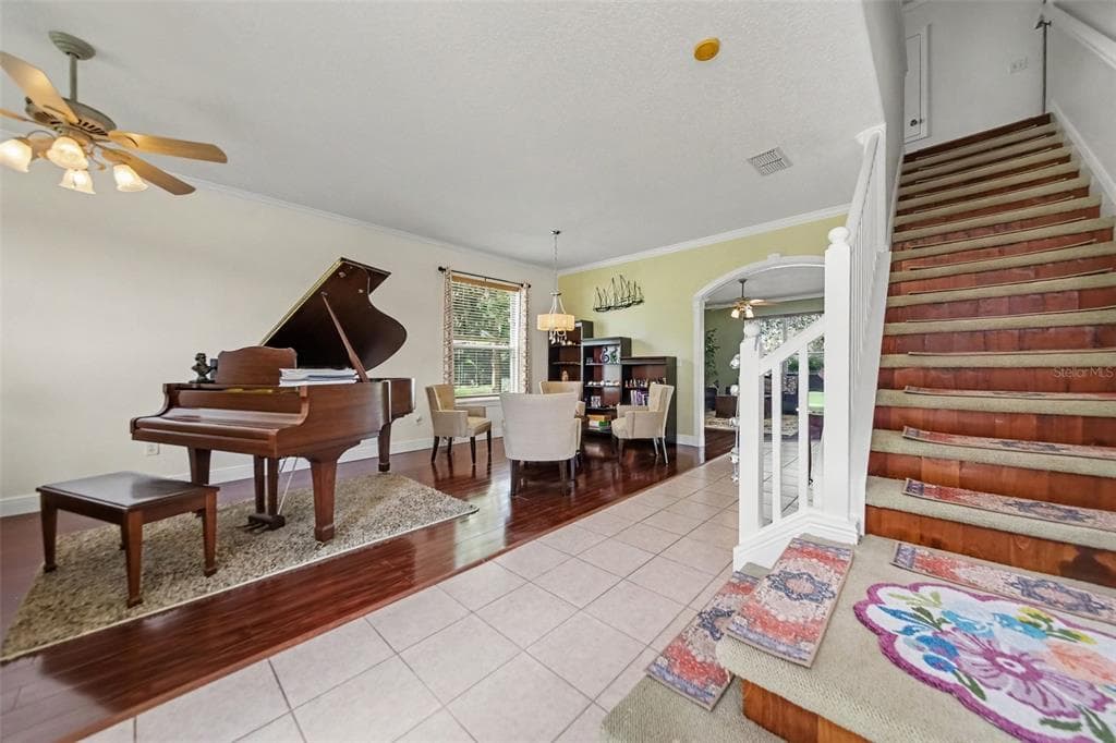 246 BRIGHTVIEW DRIVE photo 4