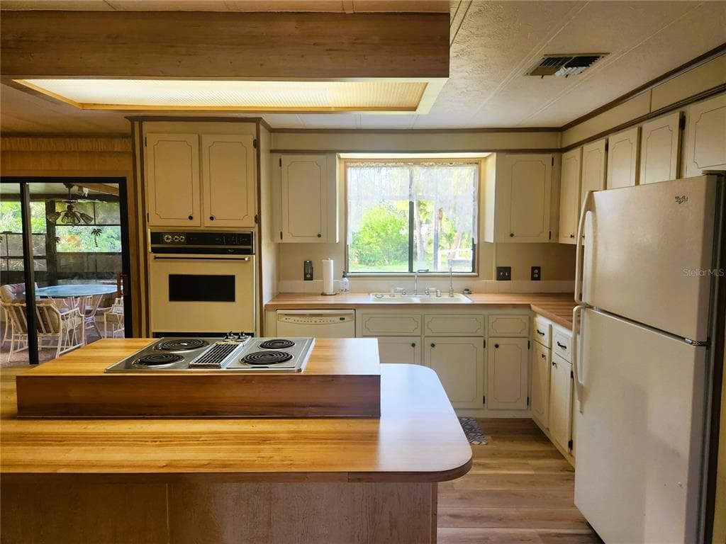 151 LAZY RIVER ROAD photo 13
