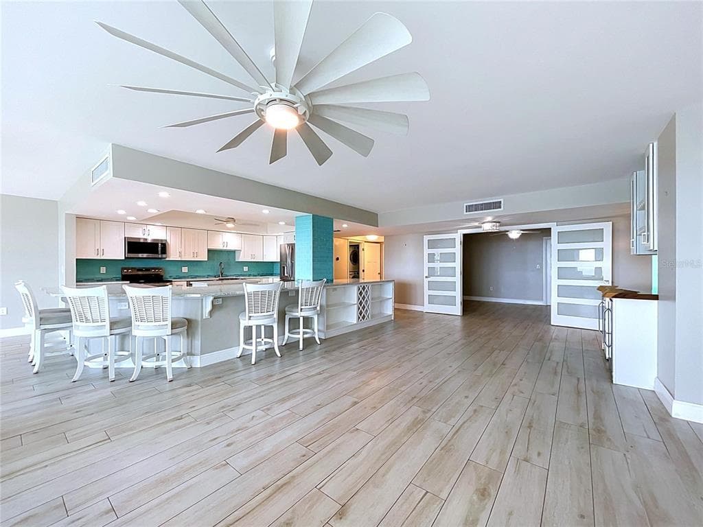 5200 BRITTANY DRIVE S 1502 photo 20