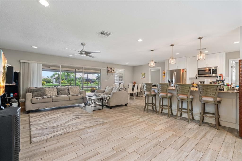 2208 CASSINO COURT photo 16