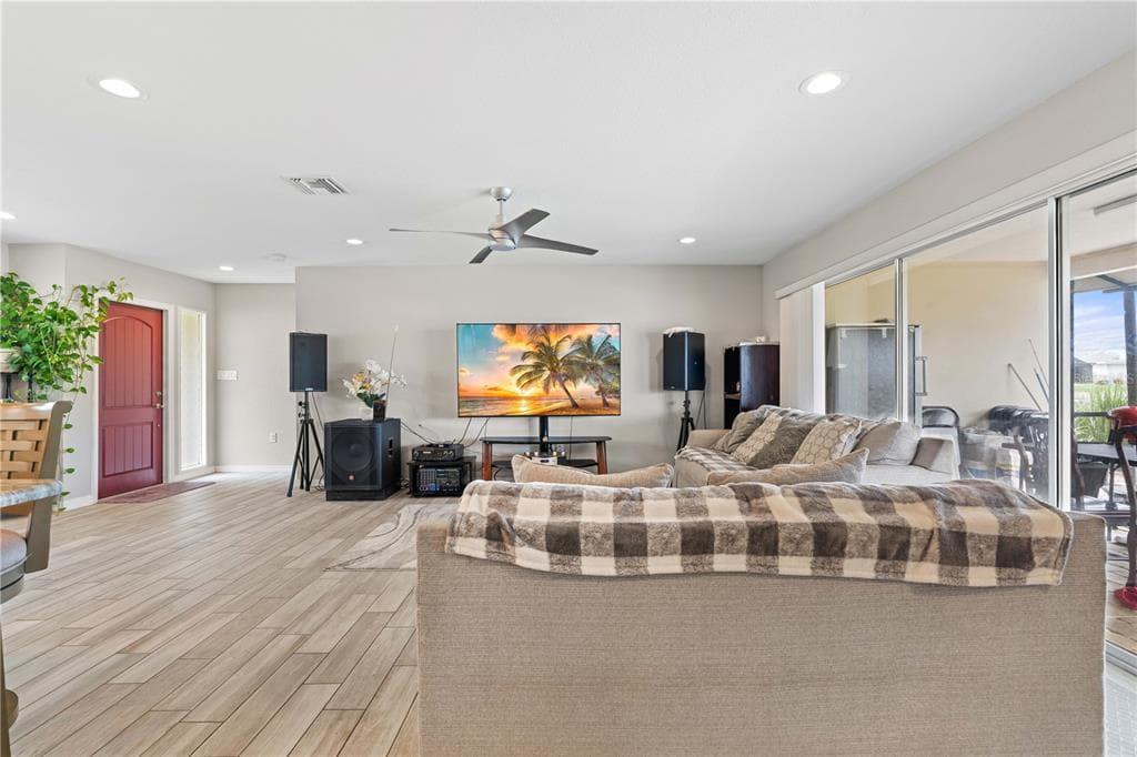 2208 CASSINO COURT photo 18