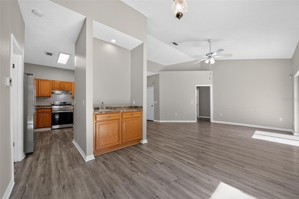6348 SLEEPY HOLLOW DRIVE photo 11
