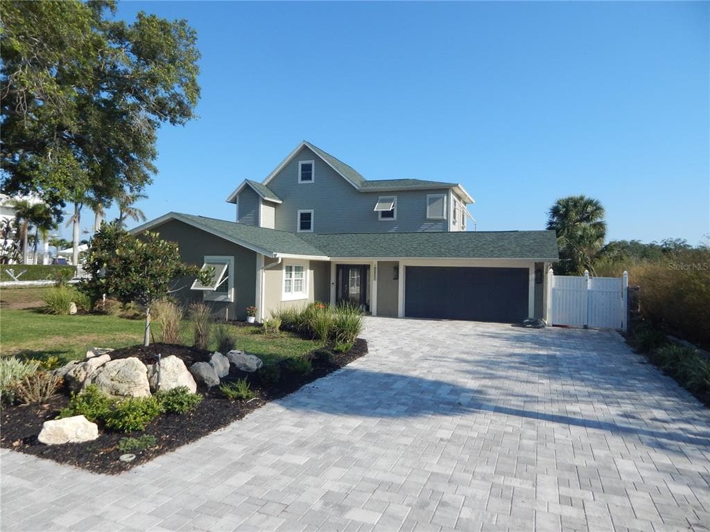 8025 ISLAND DRIVE photo 1